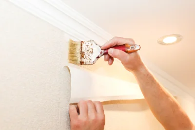 Pose de papier peint à Sisco — revêtements muraux et toiles de verre